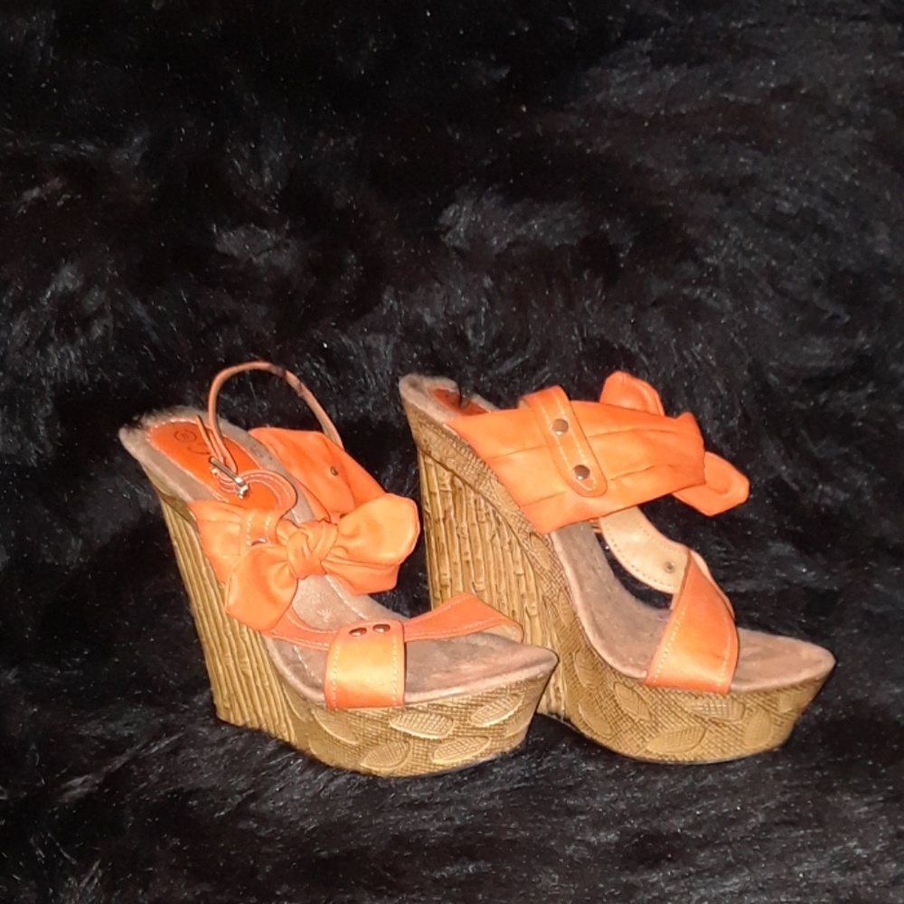 Sandals - Picture 2 of 4